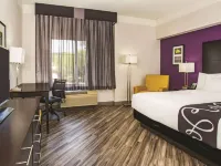 La Quinta Inn & Suites by Wyndham Las Vegas Summerlin Tech Hotels near Durango Hills Golf Course