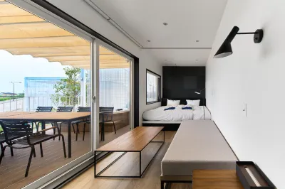 Wharf&CO. 氷見市立博物館研究室周辺のホテル