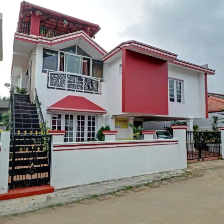 Treebo Avyukta Stay 5 Min to Madikeri Fort