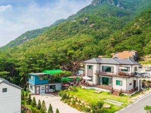 Four Seasons Pension Jecheon