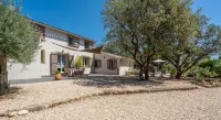 Mas la Cheneraie Hotels in Lourmarin