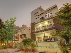 Itsy by Treebo - City Centre Noida