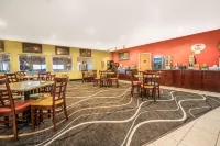 Super 8 by Wyndham Osseo WI Hotels in Osseo