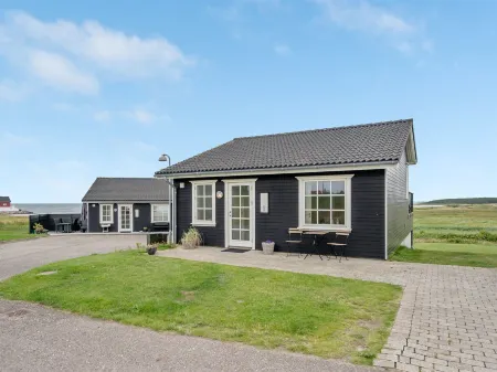 "Asmund" - 150m from the Sea