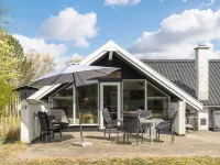 "Arnfin" - 160m from the Sea Hotels in Rodby