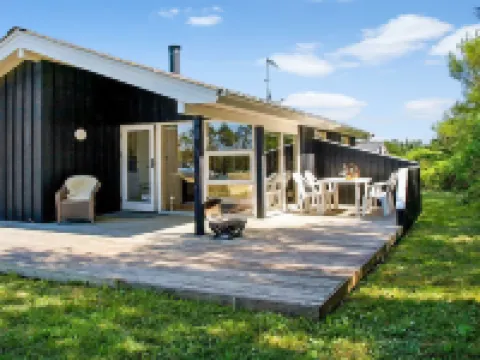 "Tia" - 900m from the Sea