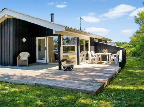 "Tia" - 900m from the Sea