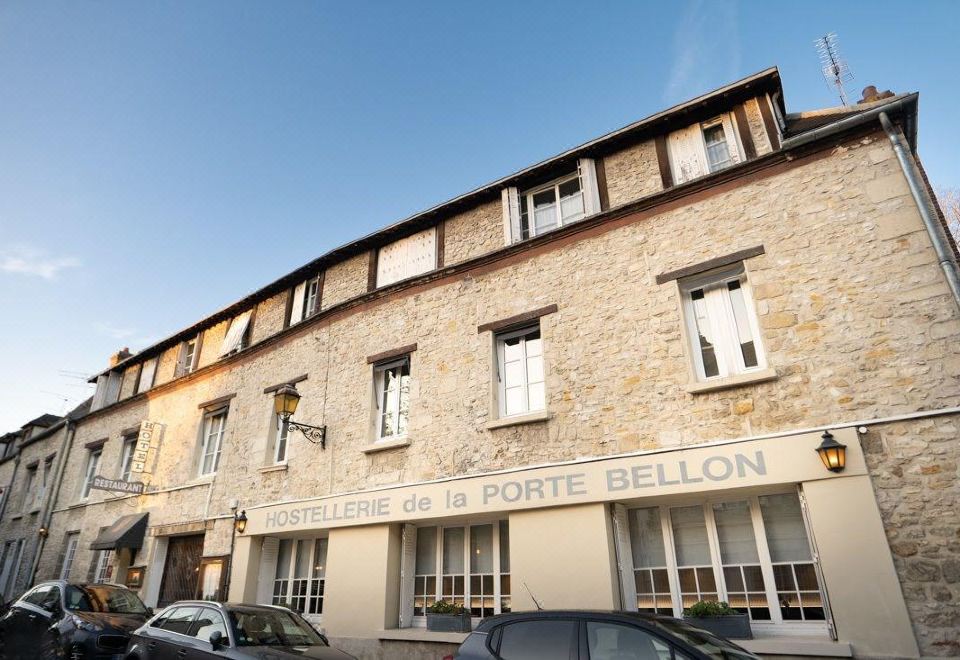 Logis Hostellerie de la Porte Bellon - Évaluations de l'hôtel 3 étoiles à  Senlis
