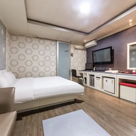Nabiya Hotel Отели рядом с достопримечательностью «Порт Сораэ»