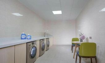 Vienna Hotel (Foshan Shunde Longjiang furniture Material City store ))