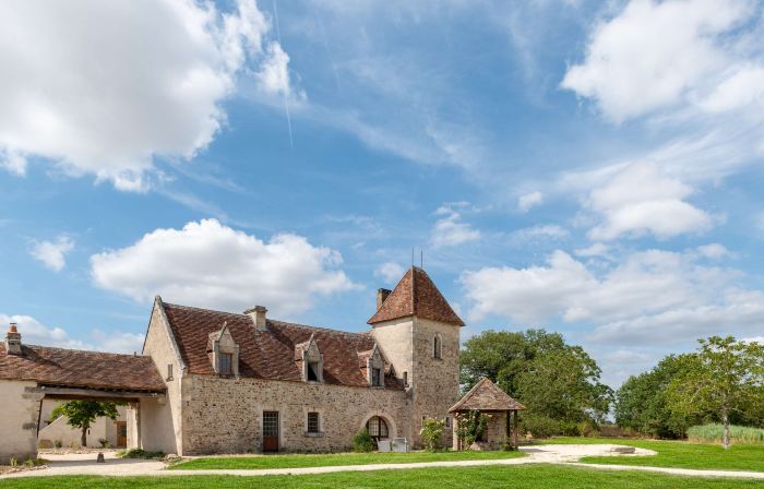Le Manoir de Pierre Levée, the Originals Collection