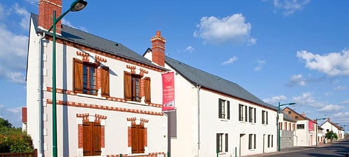 Logis Hôtel Terre de Loire シェールのホテル