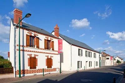 Logis Hôtel Terre de Loire Hotels in Cher