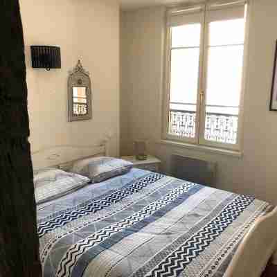 Le Charmant Zola Rooms