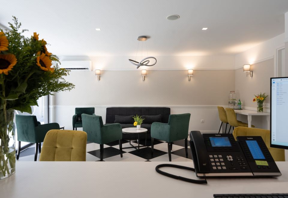 2. 퓨어 호텔 바이..