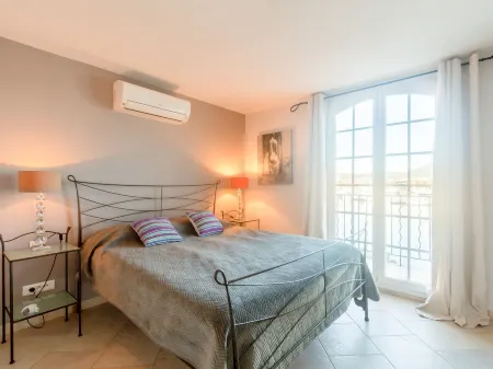 Maison pêcheur Отели рядом с достопримечательностью «Camping Les Mûres»