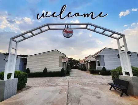 Home Resort Отели рядом с достопримечательностью «Naresuan University»