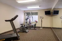 AmericInn by Wyndham Cedar Rapids North - Gym