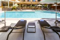 Holiday Inn PERPIGNAN by IHG - Swimmingpools
