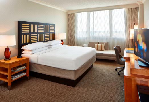 르네상스 올랜도 에어포트 호텔