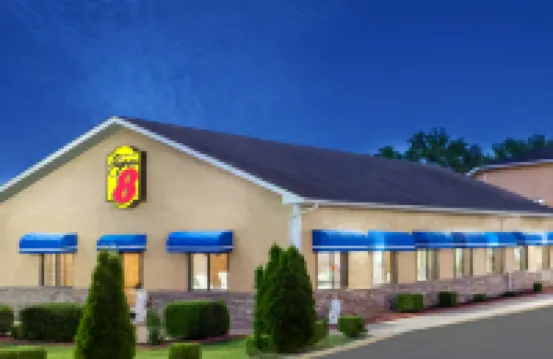Super 8 by Wyndham Paris TN