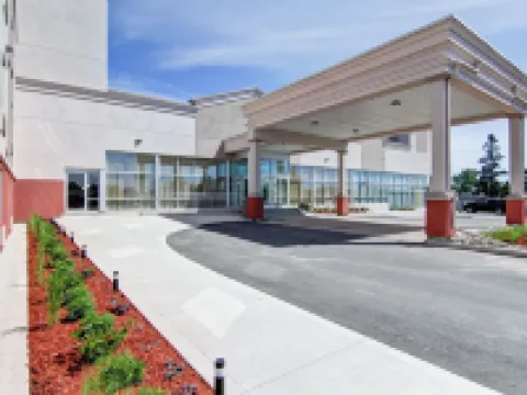 Best Western Plus Bowmanville Hotels in Clarington