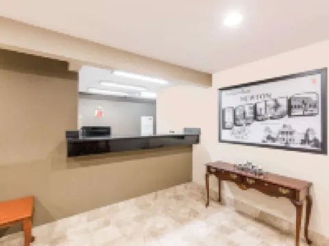 Super 8 by Wyndham Newton Hotels in Newton