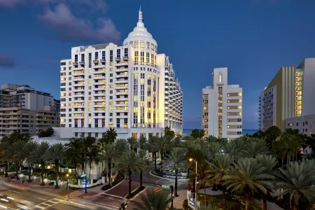 Loews Miami Beach Hotel Отели рядом с достопримечательностью «Майами-Бич - Юг Бич»