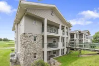 Veltings Golf View Getaway - Holiday Hills Branson - Golf Resort - Outdoor Pools