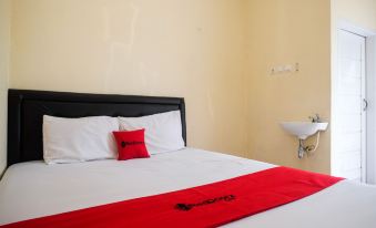 RedDoorz at Putri Syariah Brebes