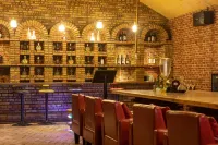 Changshan·Xuansu Xigu Courtyard Transparent Swimming Pool Resort - bar