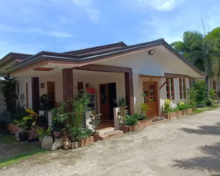 Baywalk Garden Pension House Hotels in Masbate