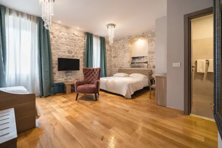 Tifani Luxury Rooms 2