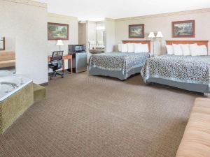 Days Inn & Suites by Wyndham Brinkley