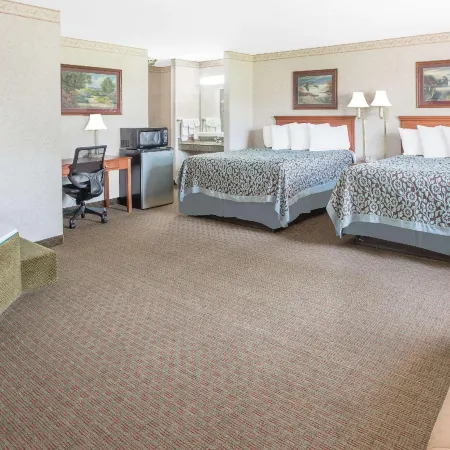 Days Inn & Suites by Wyndham Brinkley