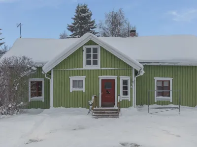 Palokärki Hotel a Varpaisjarvi