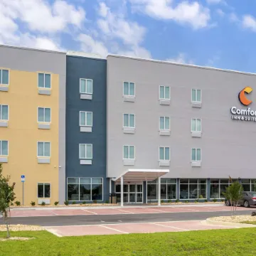 Comfort Inn & Suites Destin Near Henderson Beach