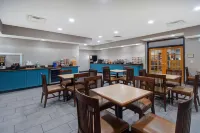Country Inn & Suites by Radisson, Cincinnati Airport, KY - breakfast