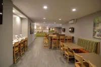 Country Inn & Suites by Radisson, Duluth North, MN - breakfast