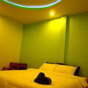 Pran Heaven Resort Отели рядом с достопримечательностью «Школа Пак Нам Пран»