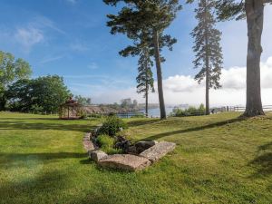 Atlantic Oceanside Hotel & Conference Center