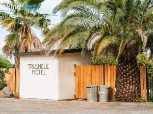 Triangle Motel