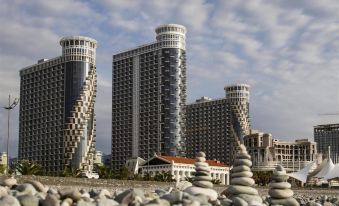 Holiday Lux Sea Towers Batumi