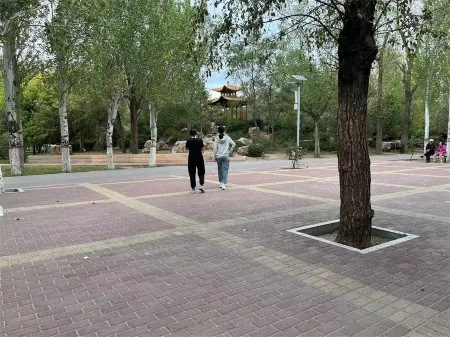 Baotou Yatu Select Hotel (Qingshan Wanda Plaza Branch) Отели рядом с достопримечательностью «Inner Mongolia University of Science & Technology»