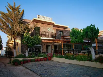 Nicolas Hotel Отели в г. 