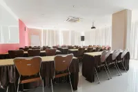 Evora Hotel Hotels in Gubeng