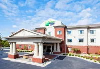Holiday Inn Express & Suites Rocky Mount/Smith Mtn Lake Hotel di Wirtz