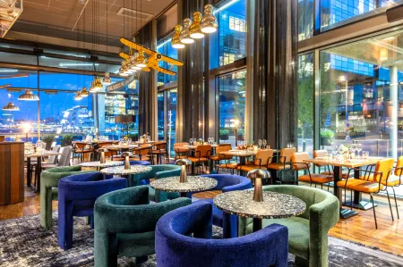 Radisson Blu Riverside Hotel Gothenburg Отели рядом с достопримечательностью «Chalmers Conference Centre»