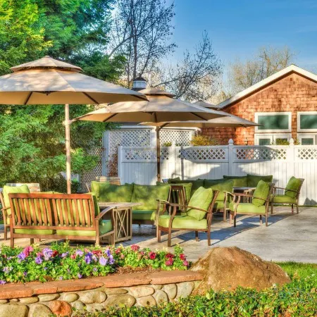 Lake Natoma Inn