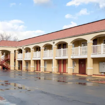 Econo Lodge Huntington - Barboursville University Area